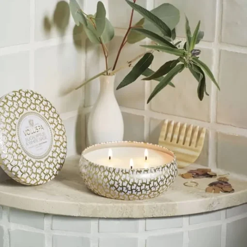 Voluspa 3-Wick Candle Decorative Tin Eucalyptus & White Sage 340g Clearance