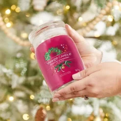 Yankee Candle Signature Large Jar Sparkling Winterberry 567g Best