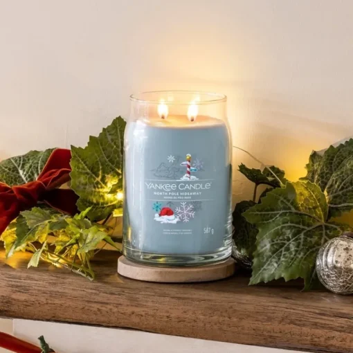 Yankee Candle Signature Large Jar North Pole Hideaway 567g Hot