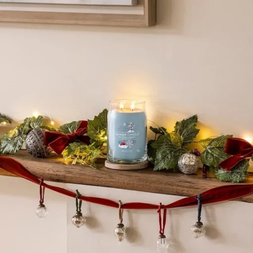 Yankee Candle Signature Large Jar North Pole Hideaway 567g Hot